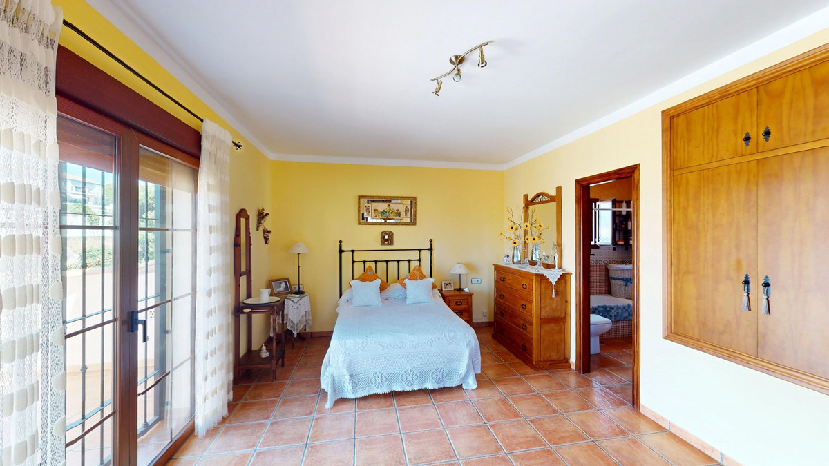 Se vende Villa - Chalet de 3 dormitorios en Costa Del Sol East, Málaga, España