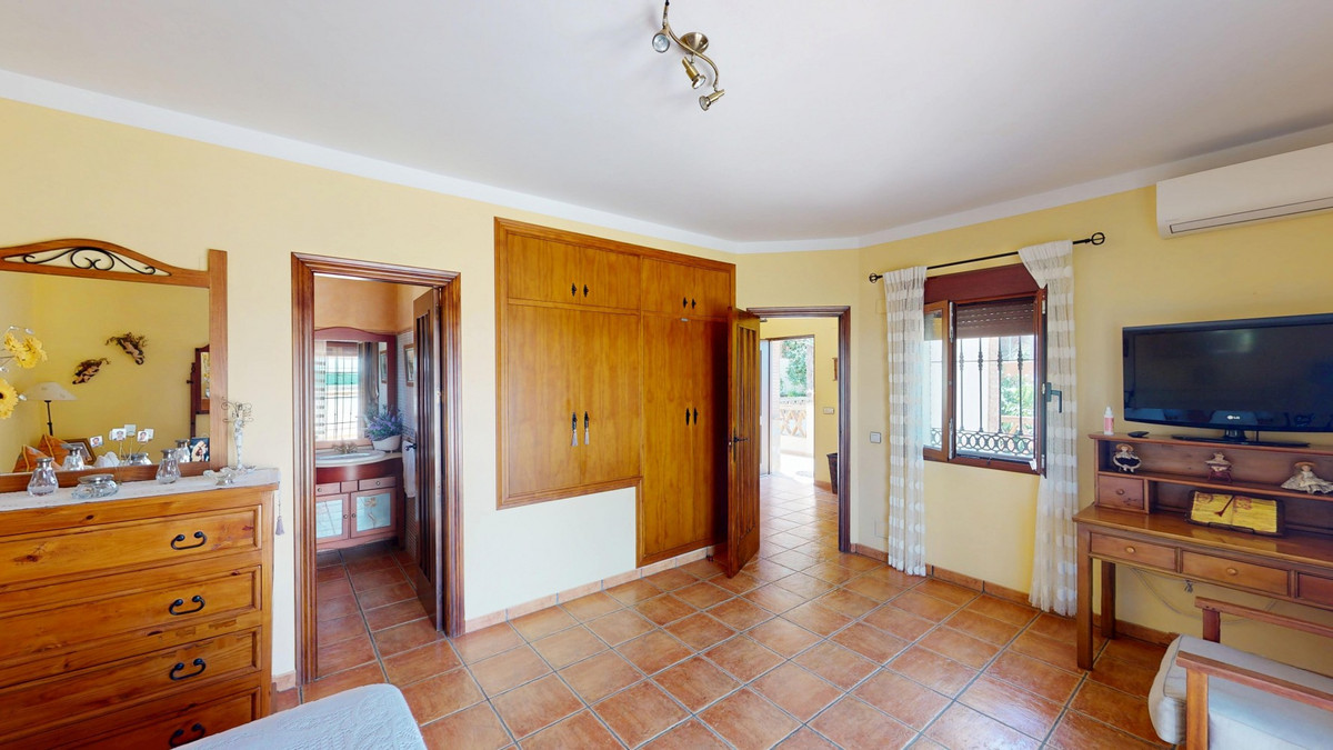 Se vende Villa - Chalet de 3 dormitorios en Costa Del Sol East, Málaga, España