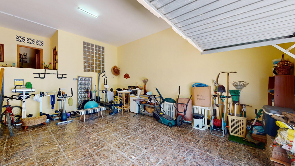 Se vende Villa - Chalet de 3 dormitorios en Costa Del Sol East, Málaga, España