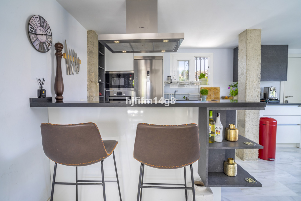 4 Bed Townhouse for sale in Nueva Andalucía Costa Del Sol, Málaga, Spain