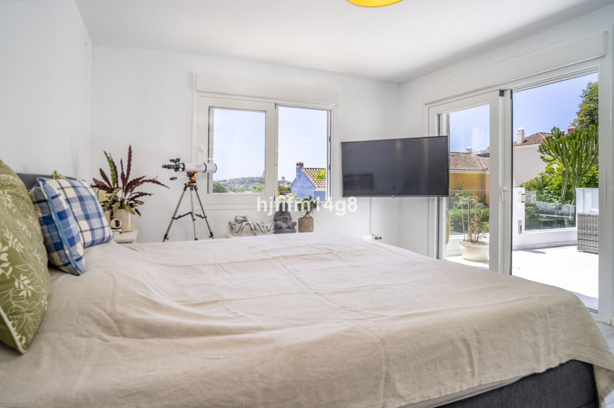 4 Bed Townhouse for sale in Nueva Andalucía Costa Del Sol, Málaga, Spain