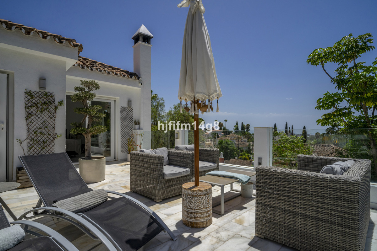 4 Bed Townhouse for sale in Nueva Andalucía Costa Del Sol, Málaga, Spain
