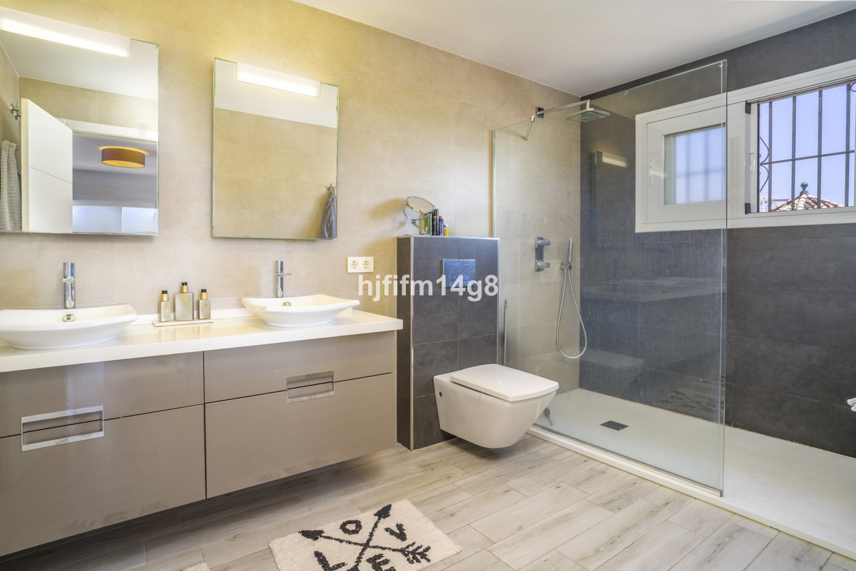 4 Bed Townhouse for sale in Nueva Andalucía Costa Del Sol, Málaga, Spain