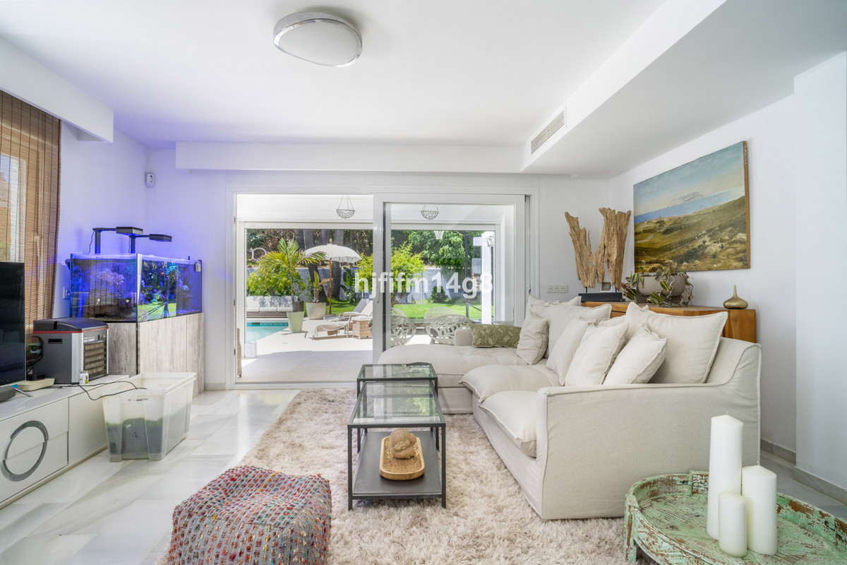 4 Bed Townhouse for sale in Nueva Andalucía Costa Del Sol, Málaga, Spain