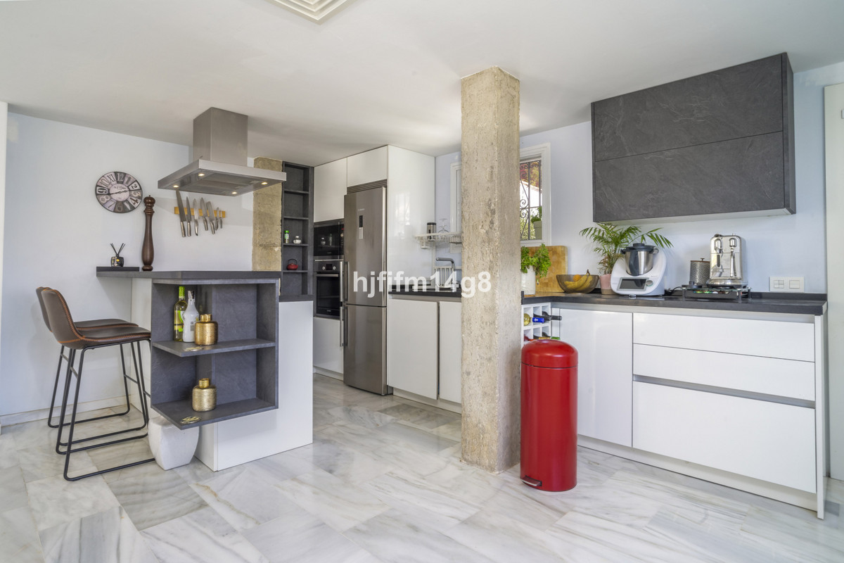 4 Bed Townhouse for sale in Nueva Andalucía Costa Del Sol, Málaga, Spain
