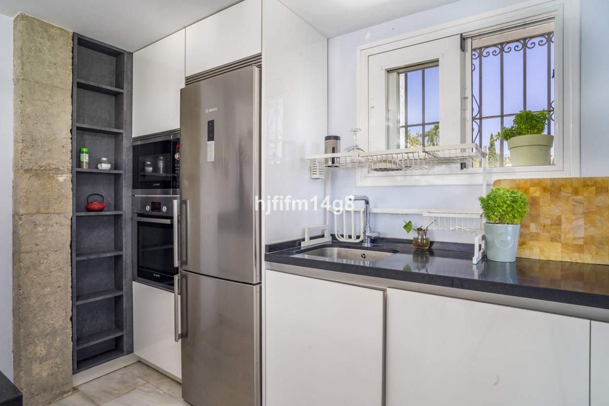 4 Bed Townhouse for sale in Nueva Andalucía Costa Del Sol, Málaga, Spain