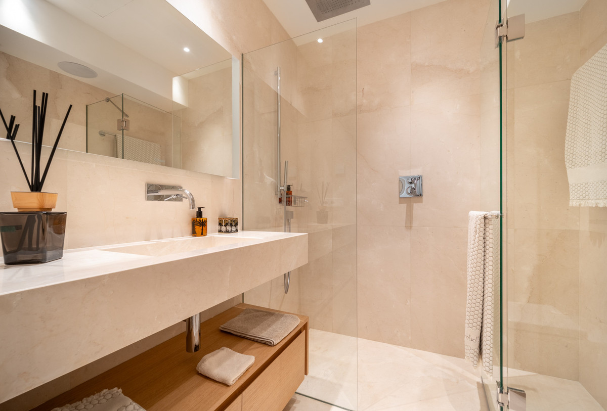3 Bed Apartment for sale in La Quinta Costa Del Sol, Málaga, Spain