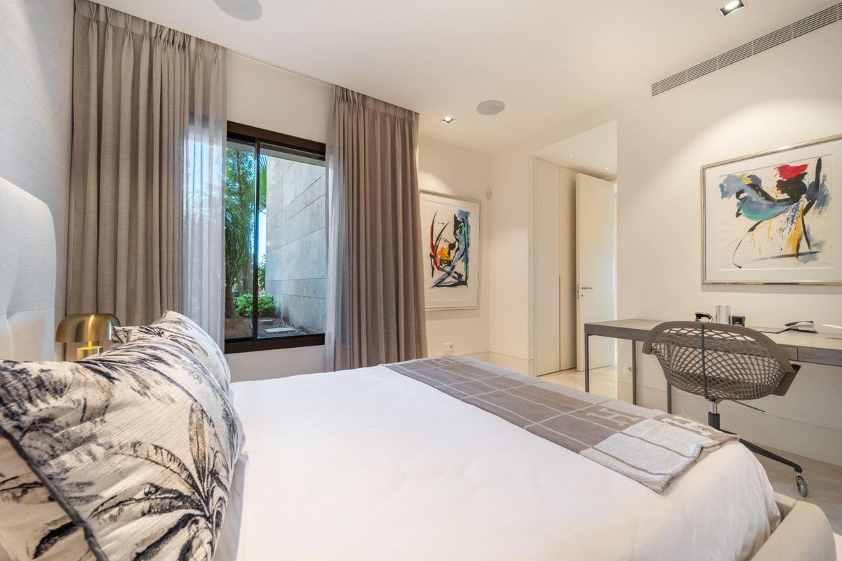 3 Bed Apartment for sale in La Quinta Costa Del Sol, Málaga, Spain