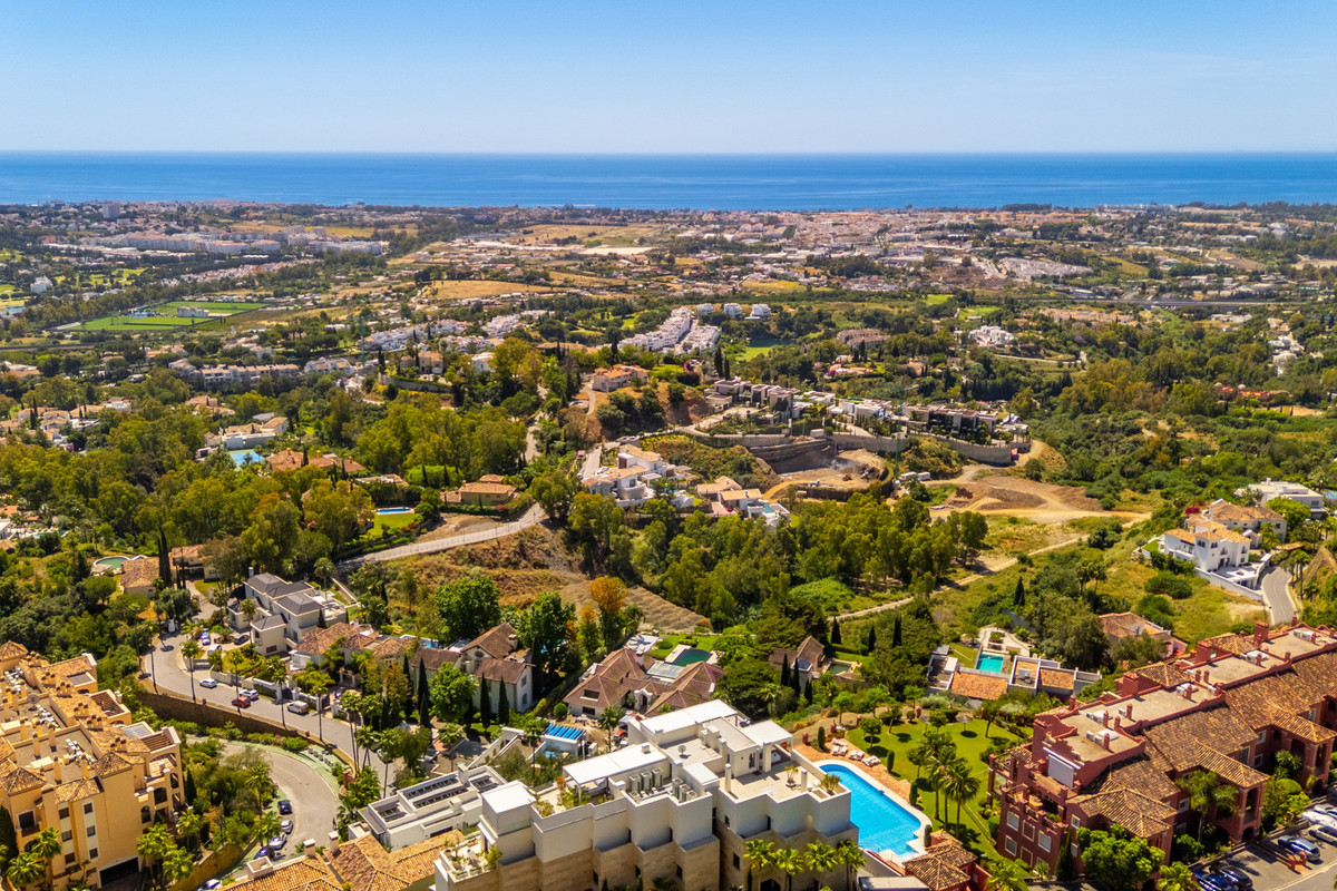 3 Bed Apartment for sale in La Quinta Costa Del Sol, Málaga, Spain