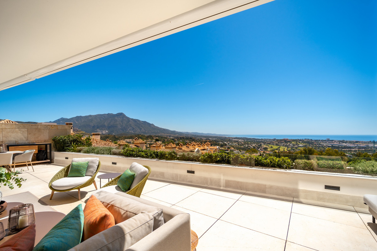 3 Bed Apartment for sale in La Quinta Costa Del Sol, Málaga, Spain