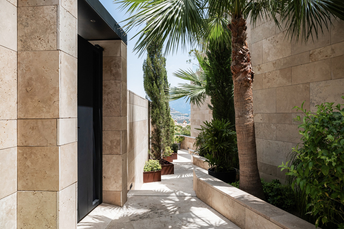 3 Bed Apartment for sale in La Quinta Costa Del Sol, Málaga, Spain