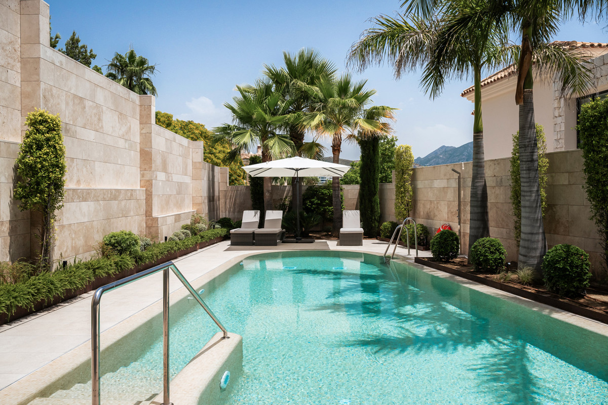 3 Bed Apartment for sale in La Quinta Costa Del Sol, Málaga, Spain