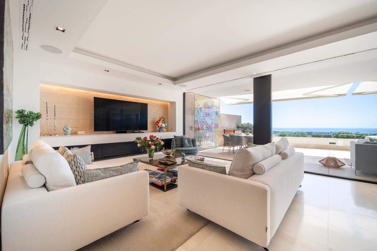 3 Bed Apartment for sale in La Quinta Costa Del Sol, Málaga, Spain