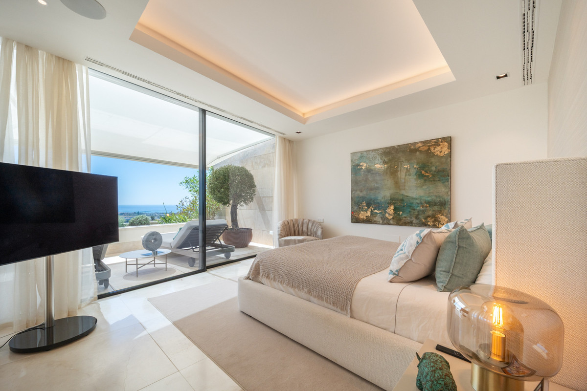 3 Bed Apartment for sale in La Quinta Costa Del Sol, Málaga, Spain
