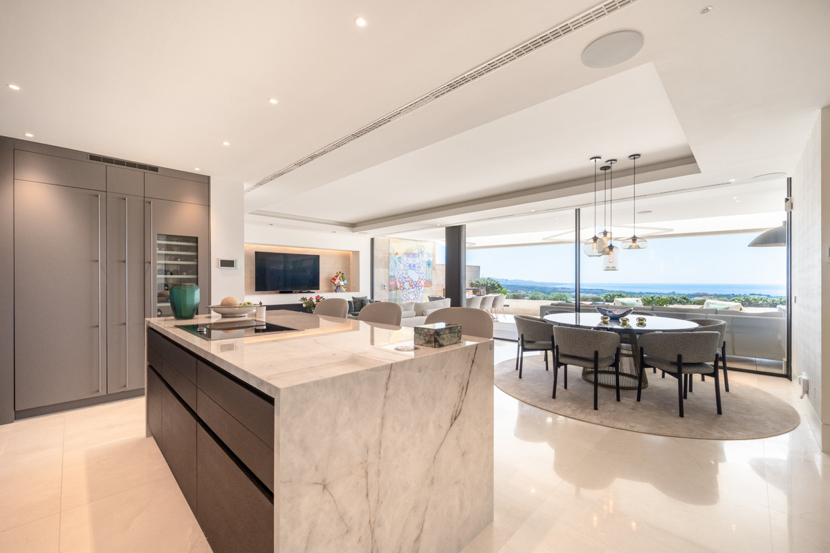 3 Bed Apartment for sale in La Quinta Costa Del Sol, Málaga, Spain
