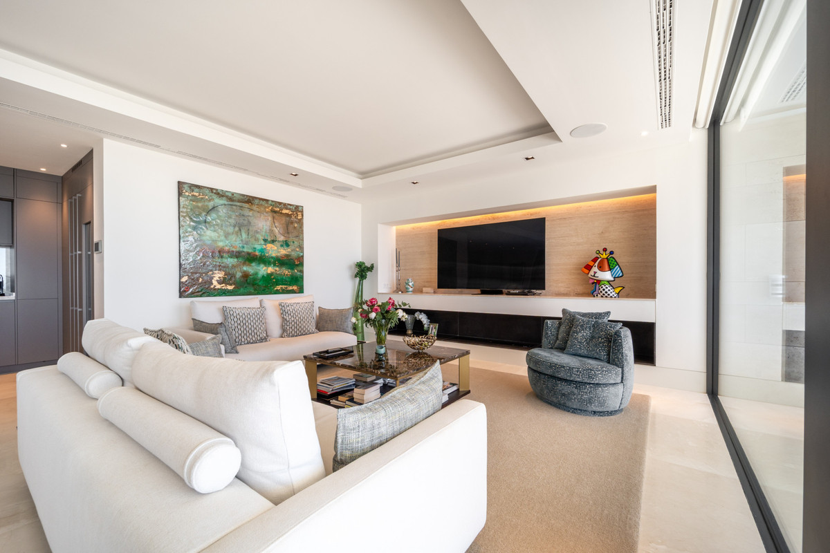 3 Bed Apartment for sale in La Quinta Costa Del Sol, Málaga, Spain