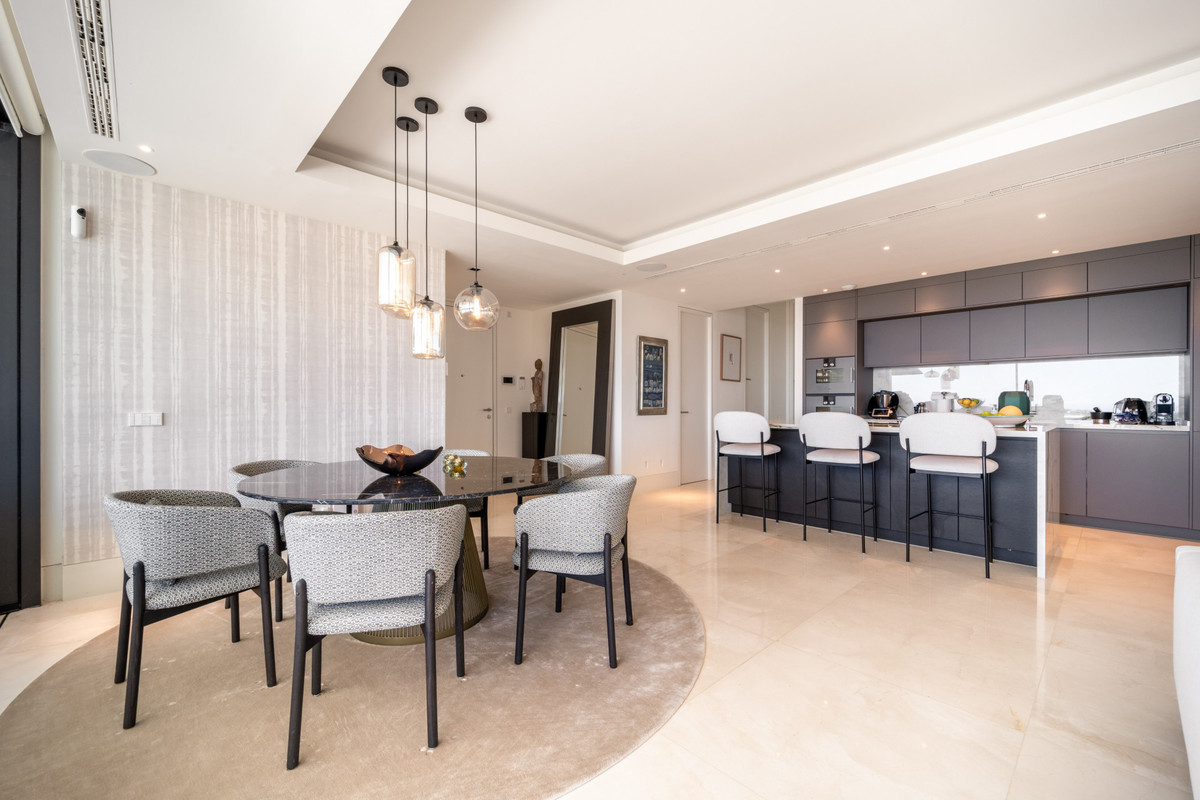 3 Bed Apartment for sale in La Quinta Costa Del Sol, Málaga, Spain