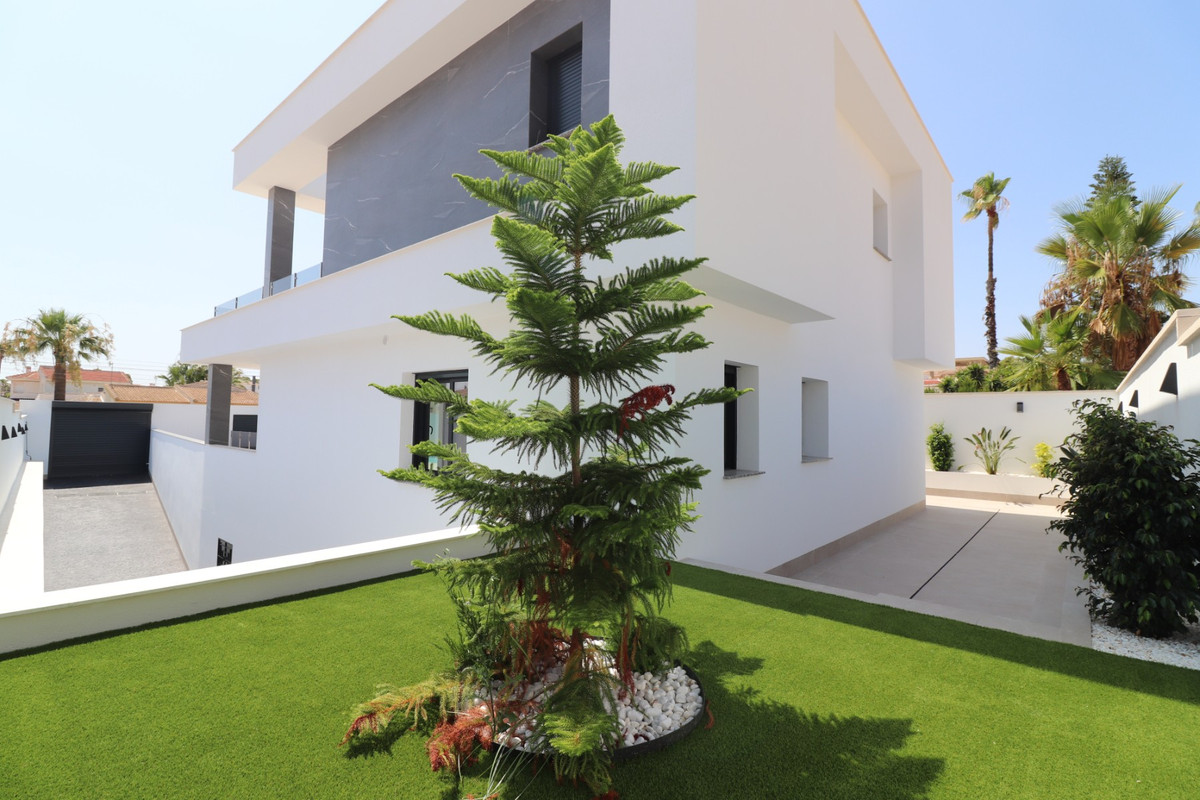 3 Bed Townhouse for sale in Ciudad Quesada Costa Blanca, Alicante, Spain