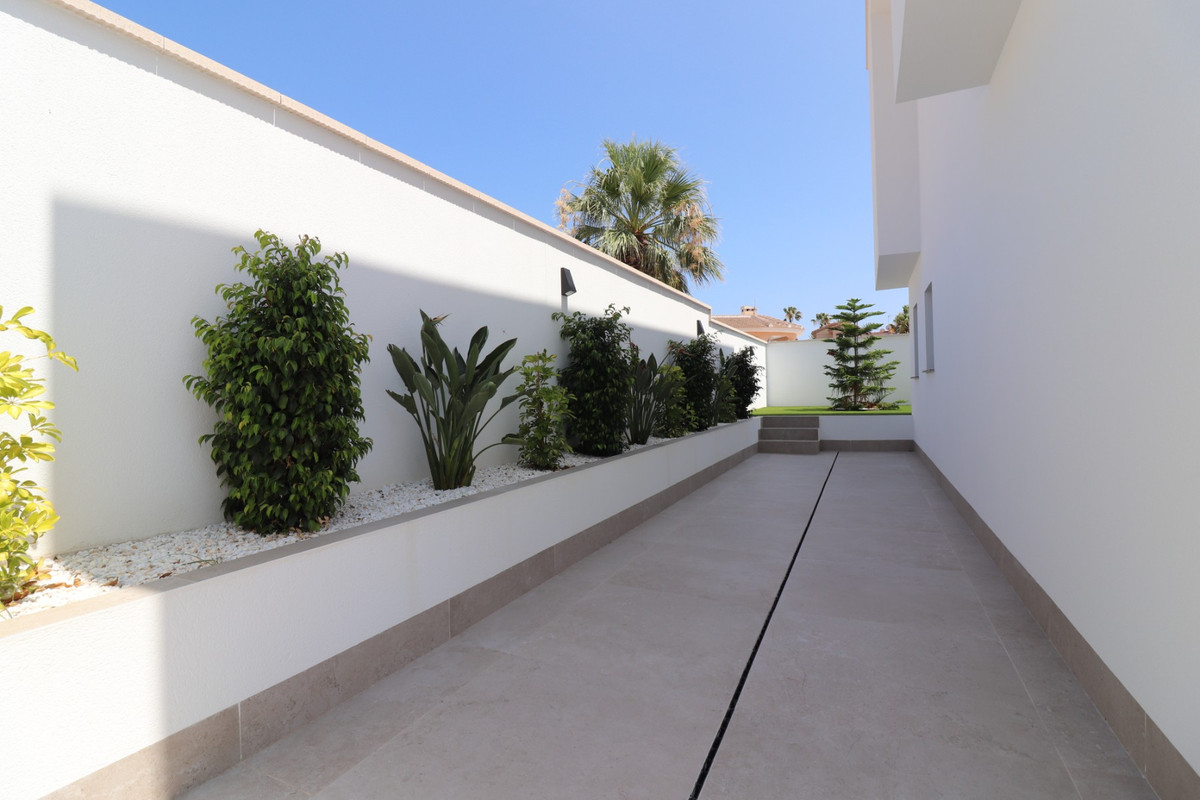3 Bed Townhouse for sale in Ciudad Quesada Costa Blanca, Alicante, Spain