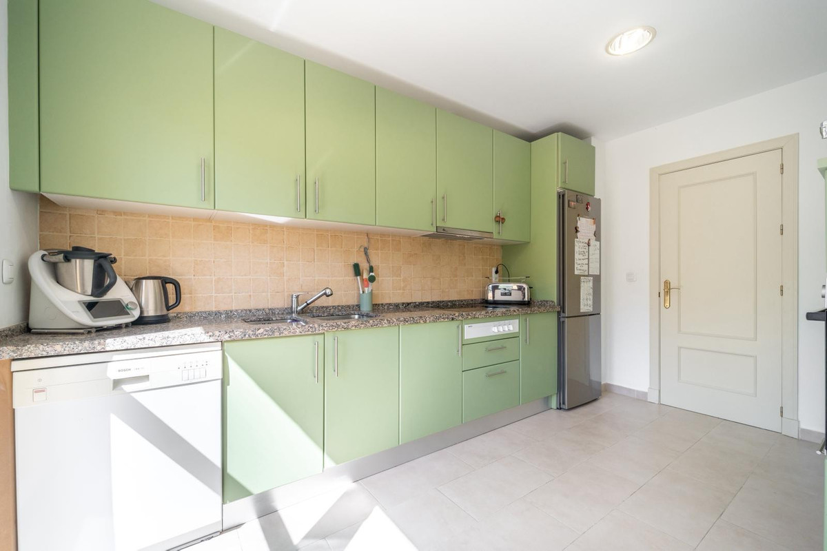 3 Bed Apartment for sale in La Quinta Costa Del Sol, Málaga, Spain