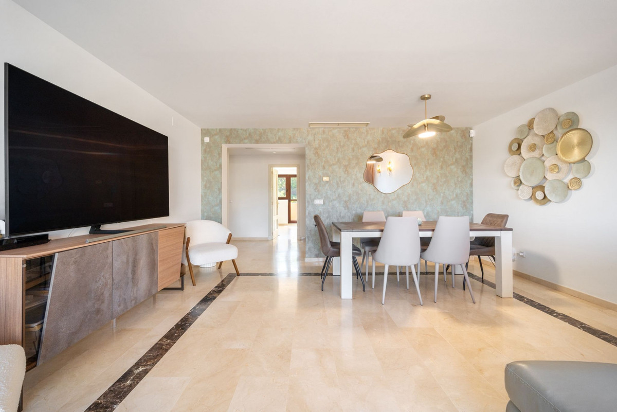 3 Bed Apartment for sale in La Quinta Costa Del Sol, Málaga, Spain