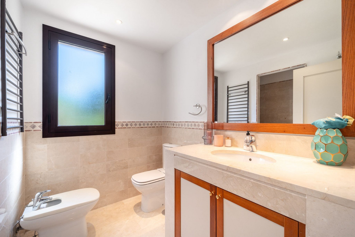 3 Bed Apartment for sale in La Quinta Costa Del Sol, Málaga, Spain