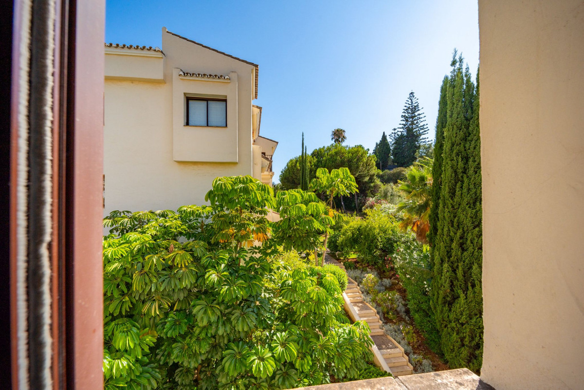 3 Bed Apartment for sale in La Quinta Costa Del Sol, Málaga, Spain