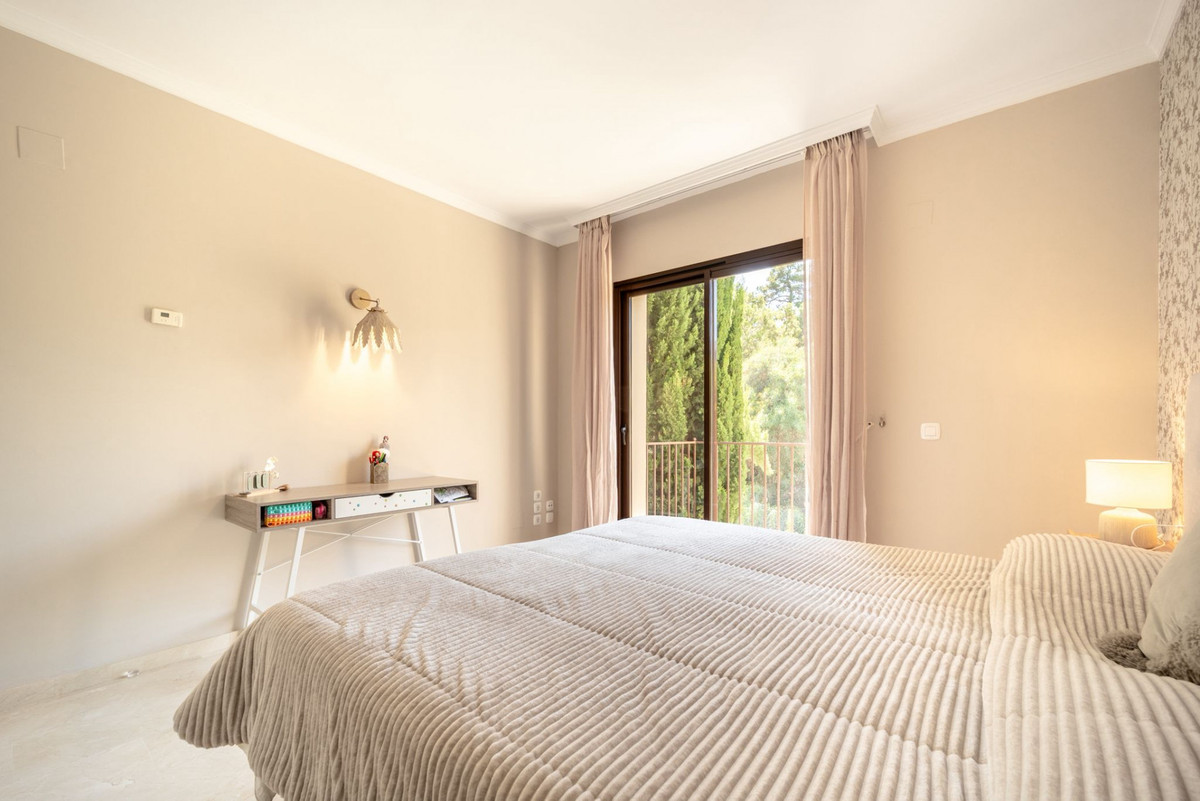 3 Bed Apartment for sale in La Quinta Costa Del Sol, Málaga, Spain