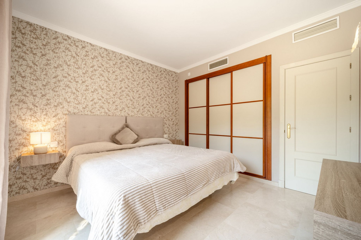 3 Bed Apartment for sale in La Quinta Costa Del Sol, Málaga, Spain