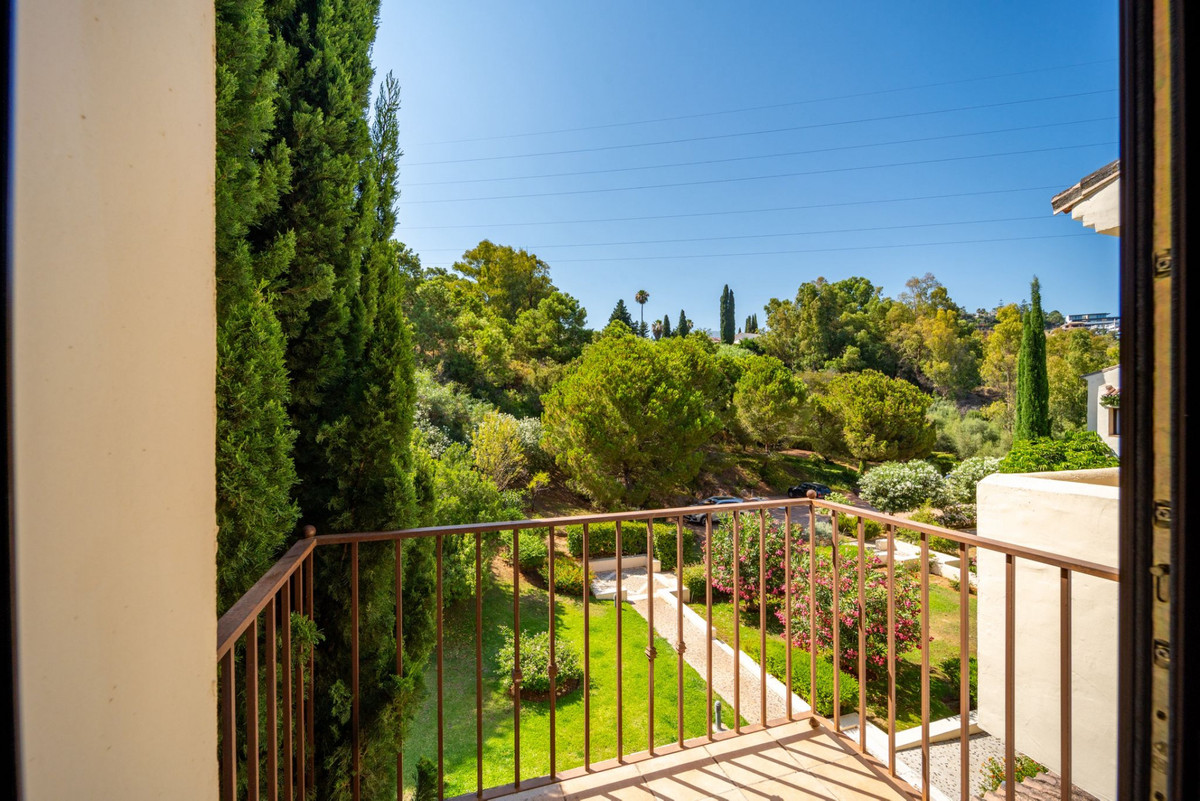3 Bed Apartment for sale in La Quinta Costa Del Sol, Málaga, Spain