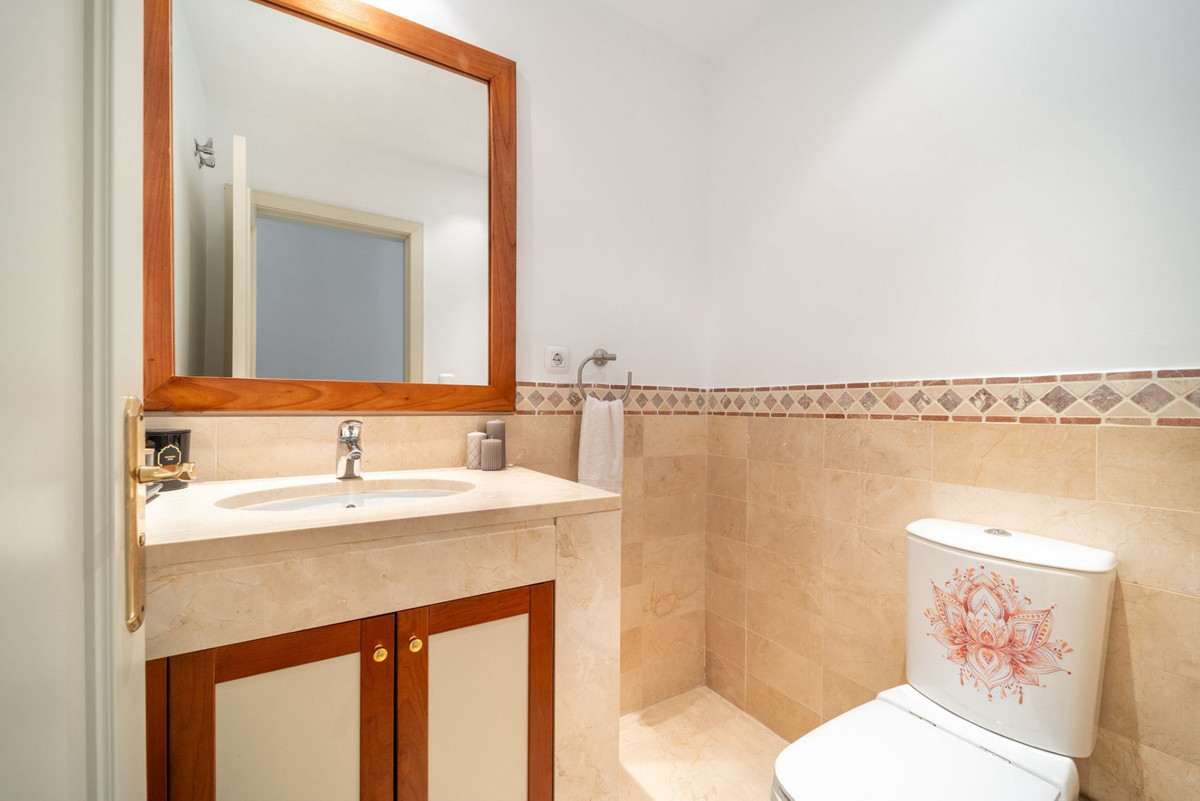 3 Bed Apartment for sale in La Quinta Costa Del Sol, Málaga, Spain