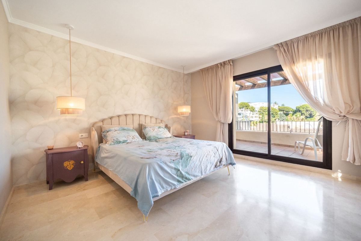 3 Bed Apartment for sale in La Quinta Costa Del Sol, Málaga, Spain