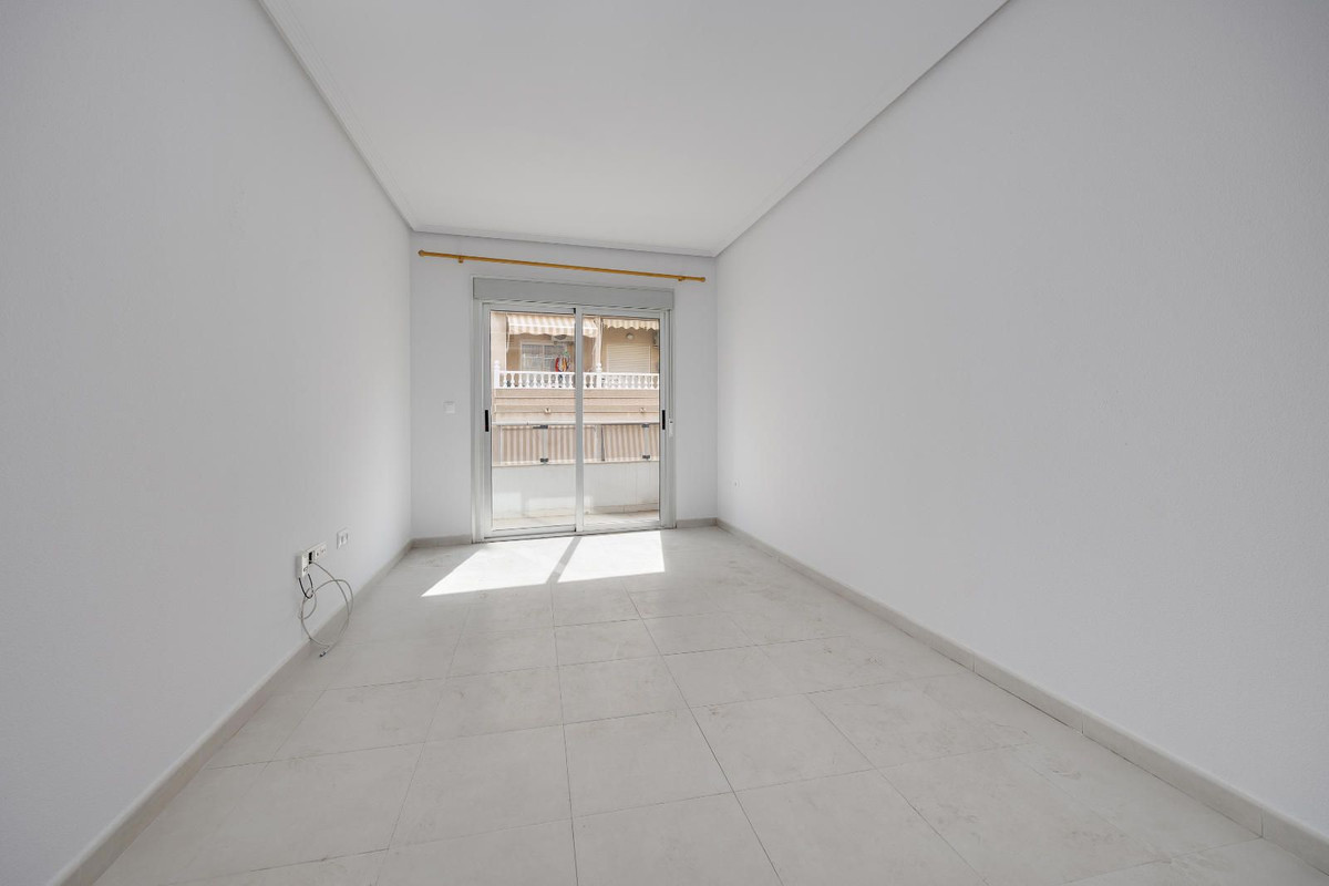 3 Bed Apartment for sale in Torrevieja Costa Blanca, Alicante, Spain
