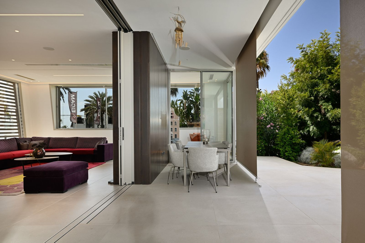 Se vende Villa - Chalet de 6 dormitorios en Costa Del Sol, Málaga, España