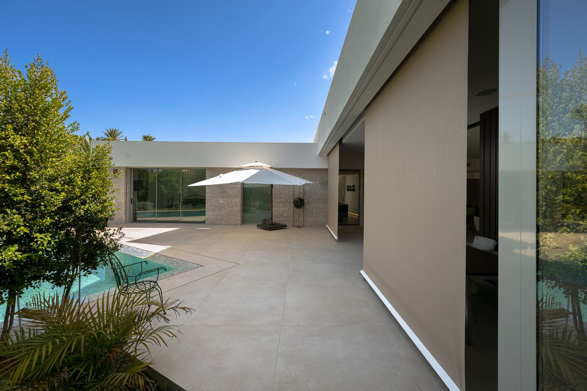 Se vende Villa - Chalet de 6 dormitorios en Costa Del Sol, Málaga, España