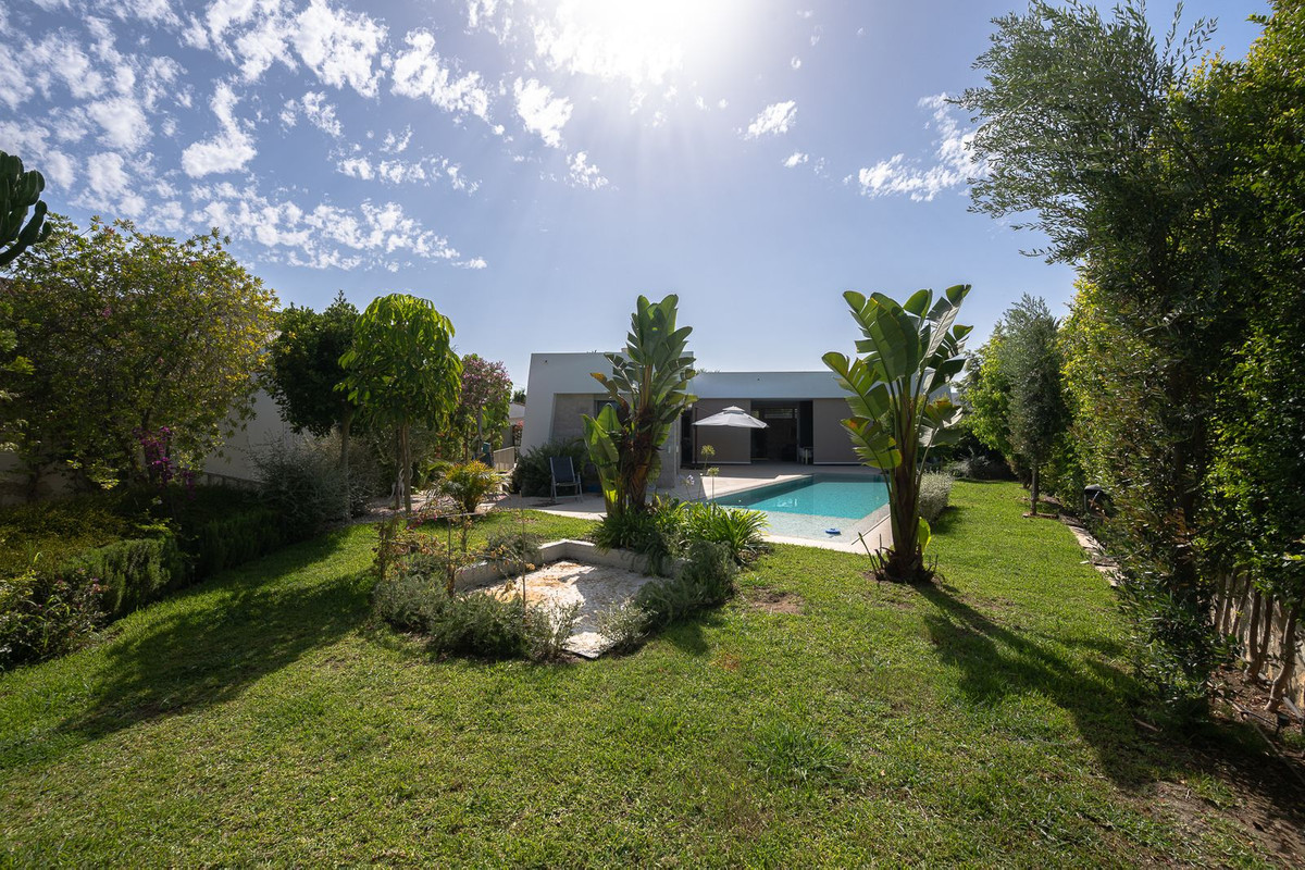 Se vende Villa - Chalet de 6 dormitorios en Costa Del Sol, Málaga, España