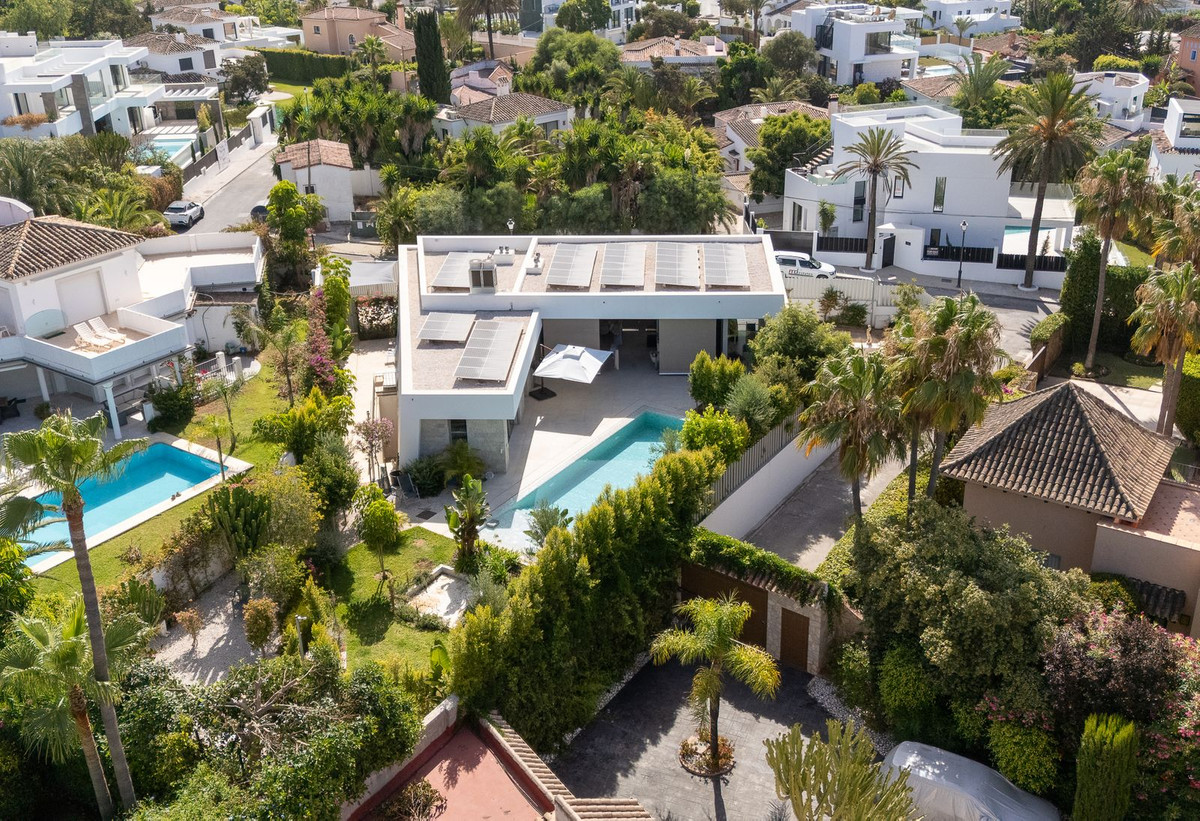 Se vende Villa - Chalet de 6 dormitorios en Costa Del Sol, Málaga, España