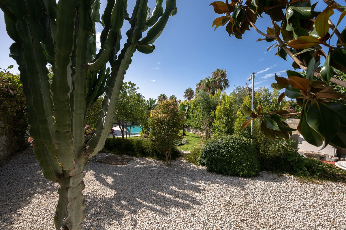 Se vende Villa - Chalet de 6 dormitorios en Costa Del Sol, Málaga, España