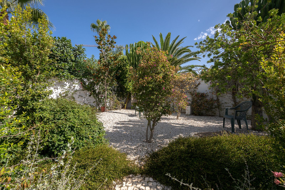 Se vende Villa - Chalet de 6 dormitorios en Costa Del Sol, Málaga, España