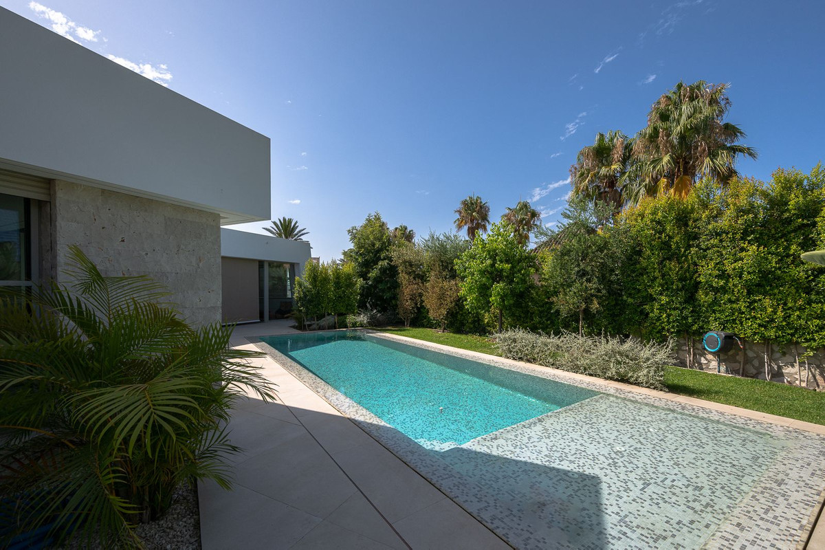 Se vende Villa - Chalet de 6 dormitorios en Costa Del Sol, Málaga, España