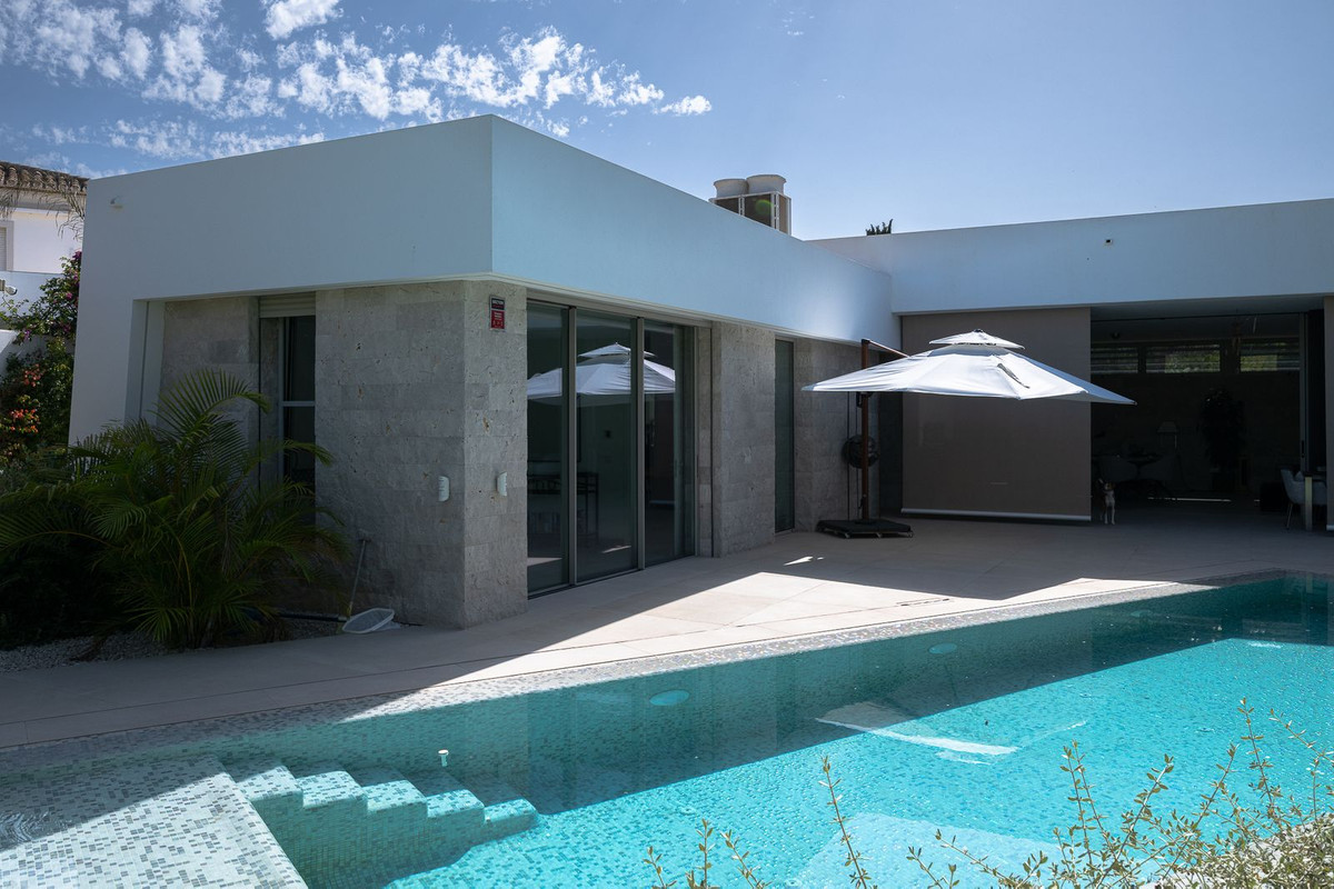 Se vende Villa - Chalet de 6 dormitorios en Costa Del Sol, Málaga, España