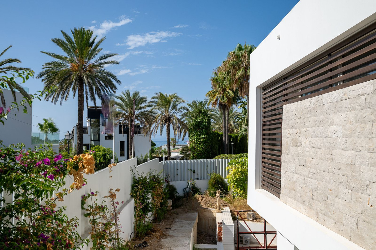Se vende Villa - Chalet de 6 dormitorios en Costa Del Sol, Málaga, España