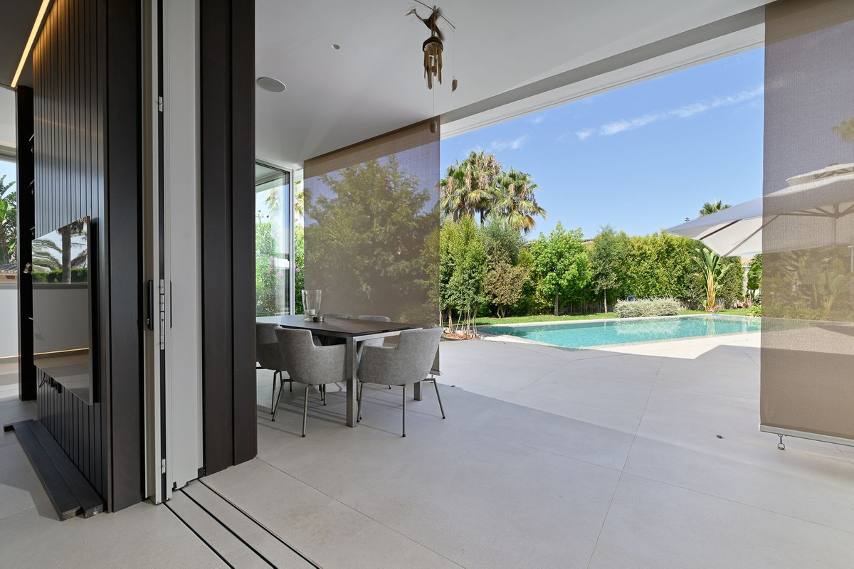 Se vende Villa - Chalet de 6 dormitorios en Costa Del Sol, Málaga, España