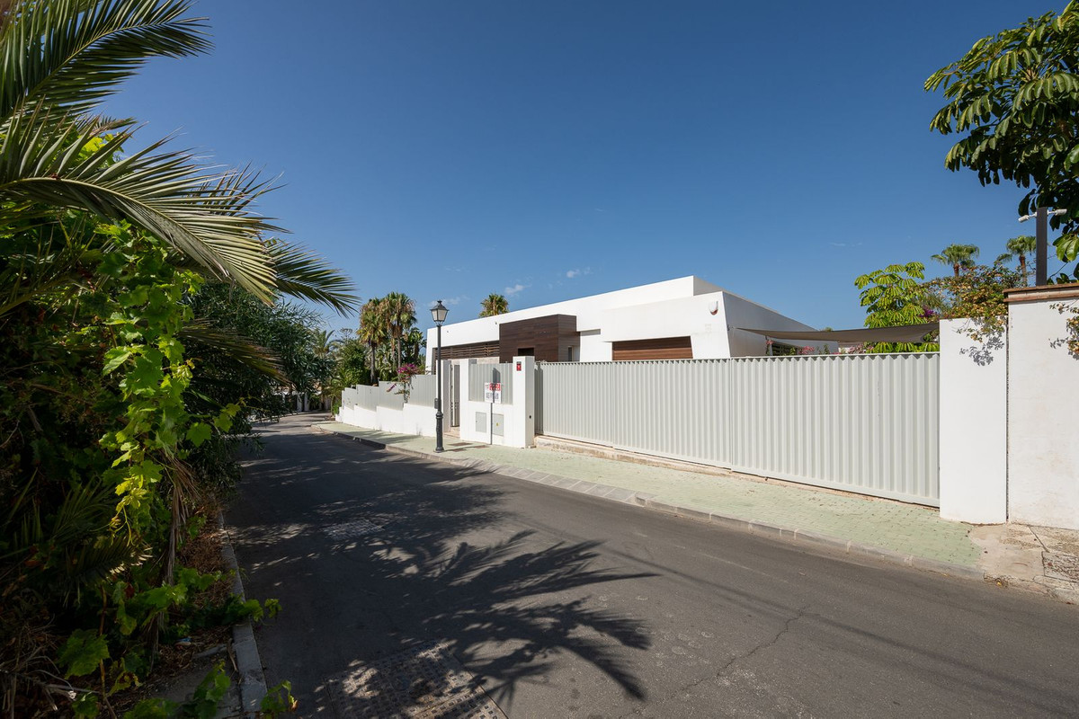 Se vende Villa - Chalet de 6 dormitorios en Costa Del Sol, Málaga, España