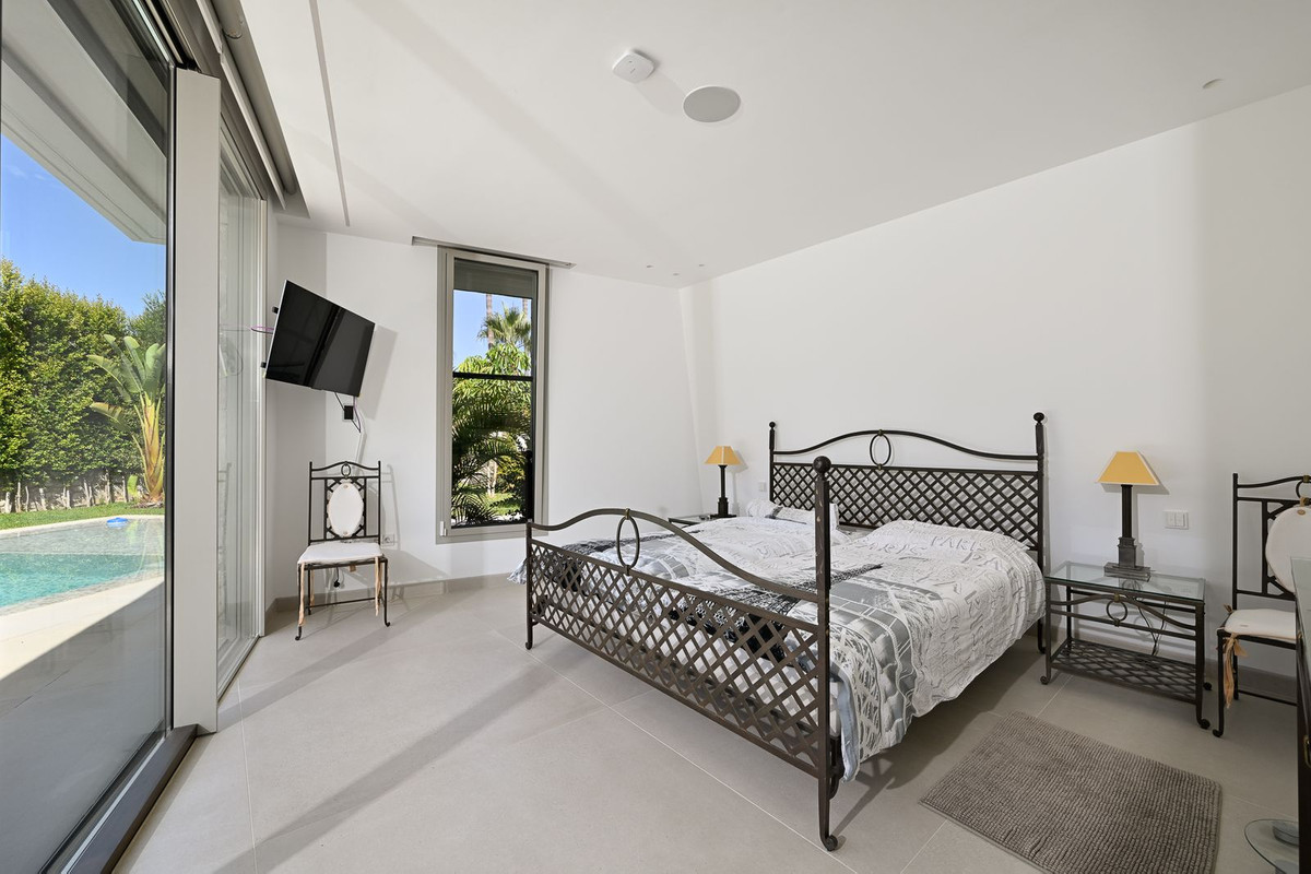 Se vende Villa - Chalet de 6 dormitorios en Costa Del Sol, Málaga, España