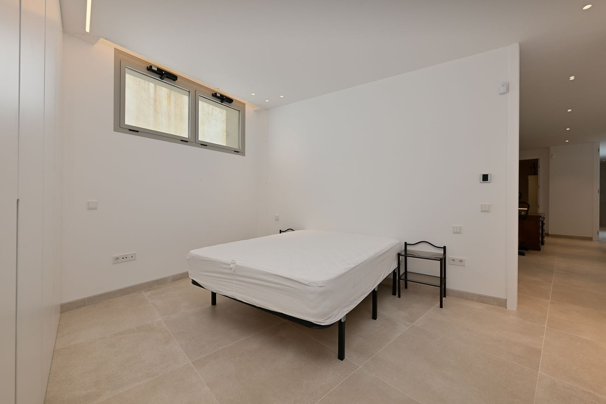Se vende Villa - Chalet de 6 dormitorios en Costa Del Sol, Málaga, España