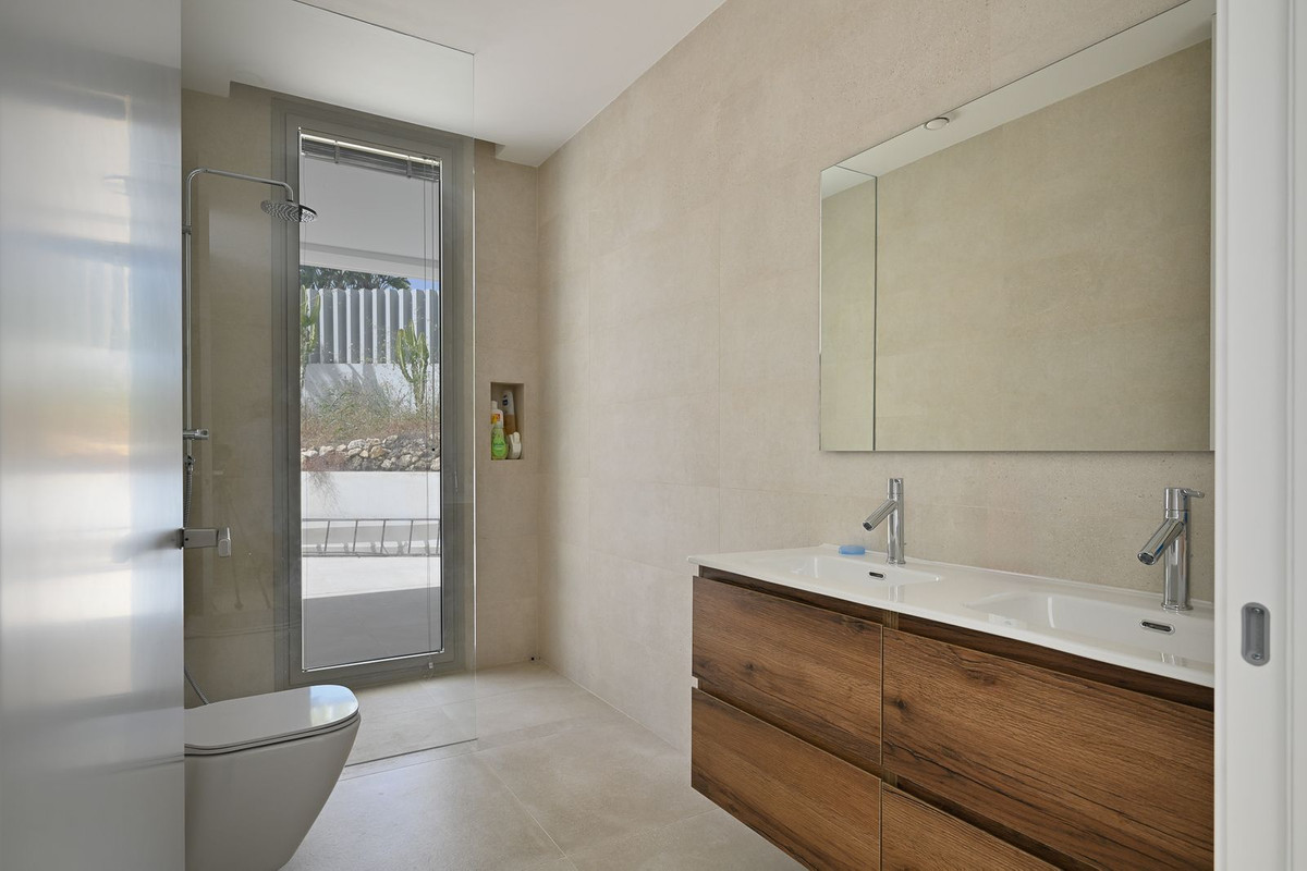 Se vende Villa - Chalet de 6 dormitorios en Costa Del Sol, Málaga, España