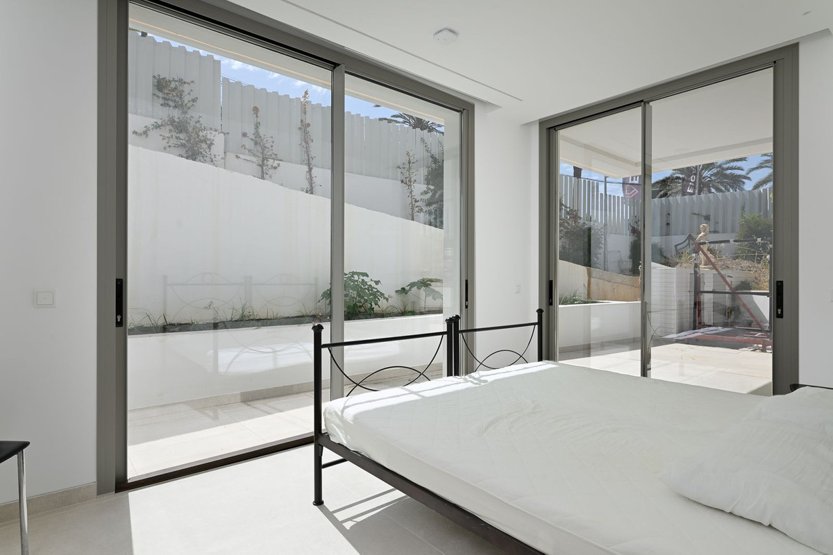 Se vende Villa - Chalet de 6 dormitorios en Costa Del Sol, Málaga, España
