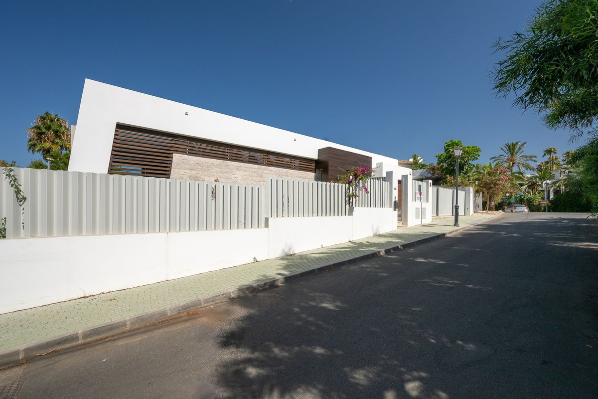 Se vende Villa - Chalet de 6 dormitorios en Costa Del Sol, Málaga, España