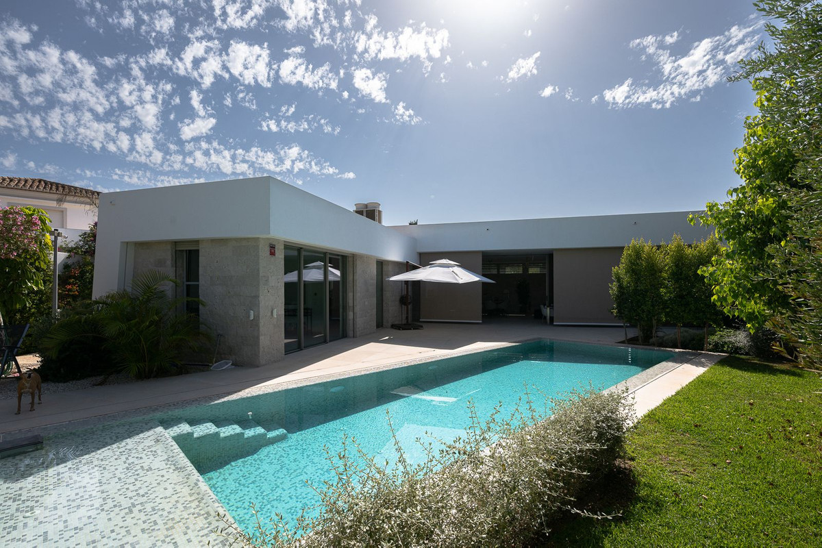 Se vende Villa - Chalet de 6 dormitorios en Costa Del Sol, Málaga, España